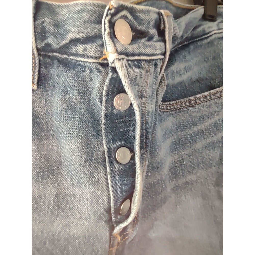 Levi’s Women's Sz 30 Wedgie Tapered Button Fly Distressed Jeans (30''x27") - Picture 2 of 13